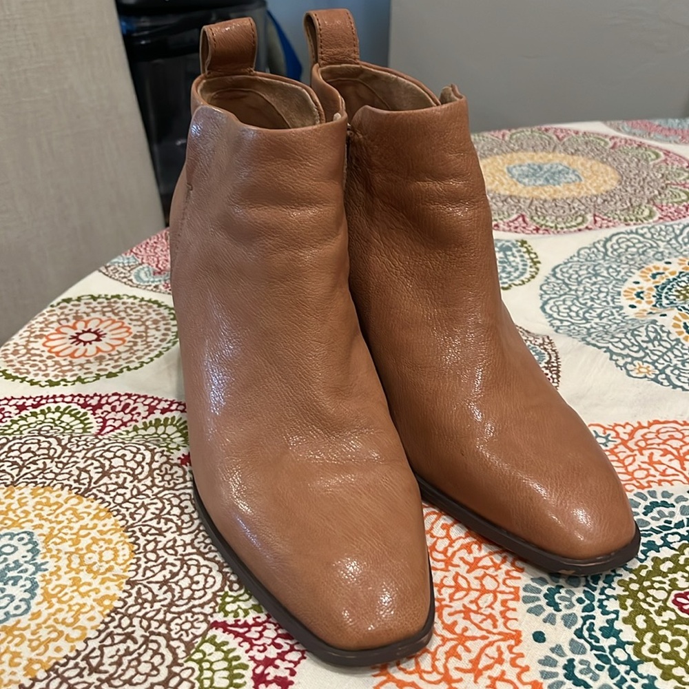 Vionic Lyssa Ankle Boots size 11 women’s